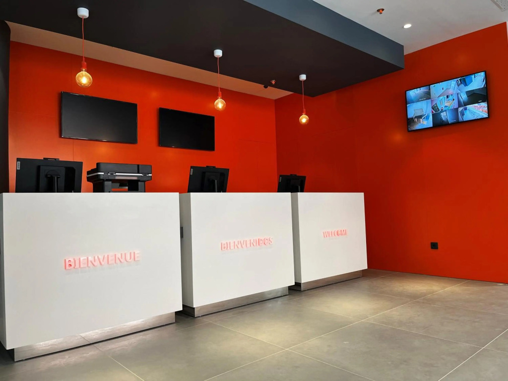 Отель Four Points Flex by Sheraton Madrid Atocha