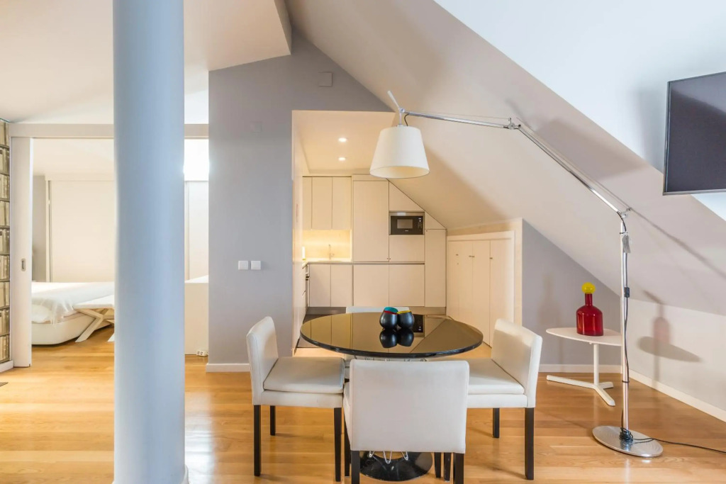 Baixa-Chiado Library Loft