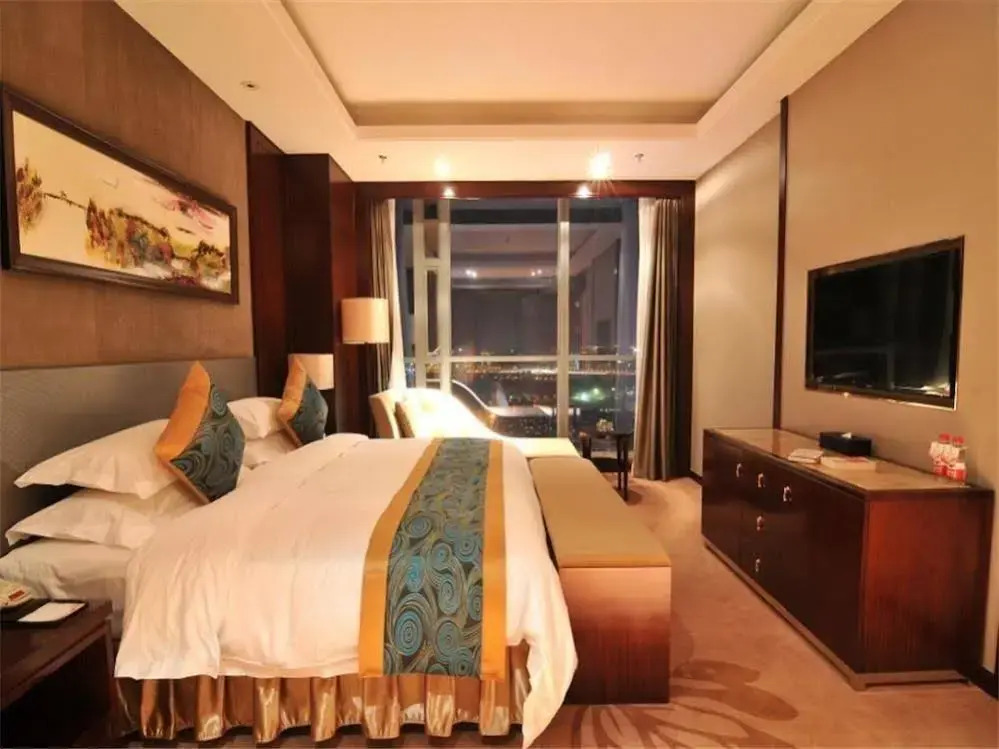Soluxe Hotel