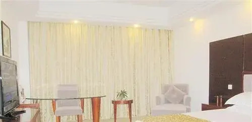 Jiuhuashan Center Hotel