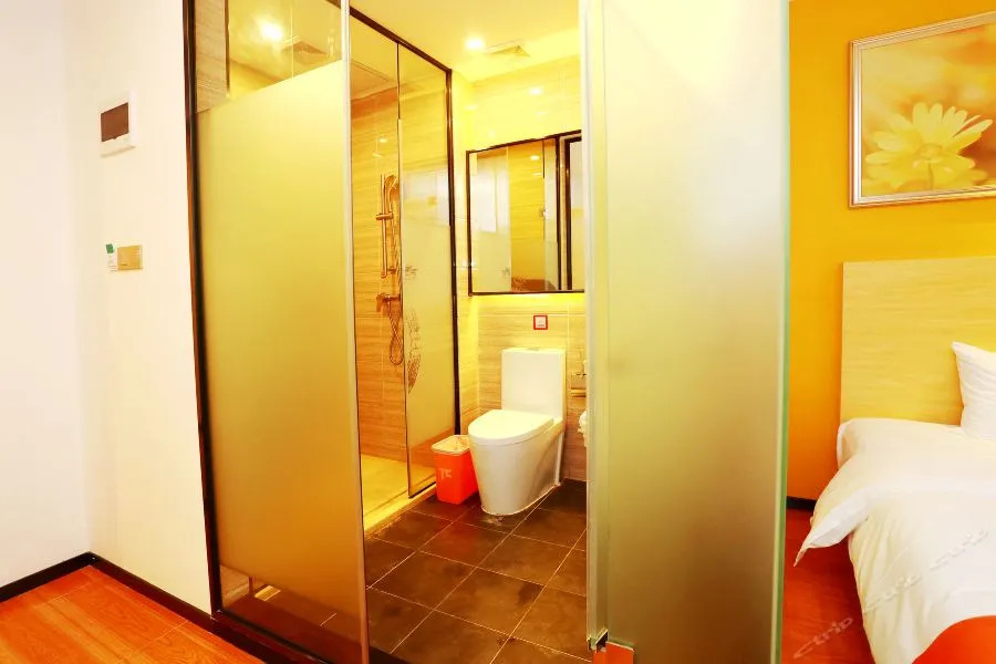 Pai Hotel Guangzhou Nanfang Hospital Mechanical and Electrical College