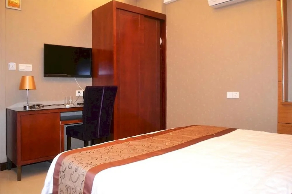 Tianquan 18 Degree Holiday Villa Hotel