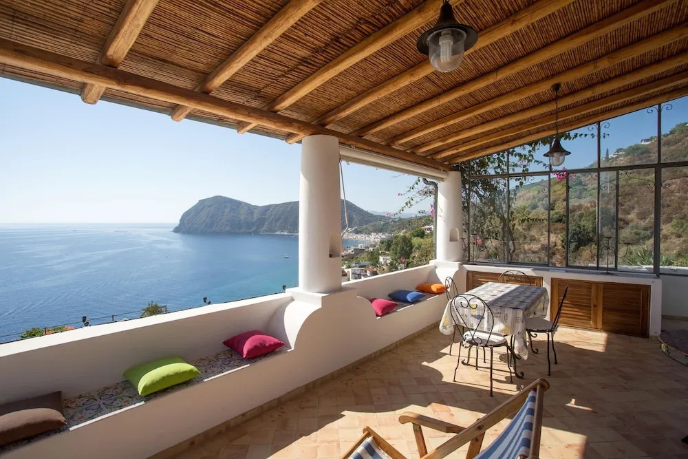House With one Bedroom in Lipari, With Wonderful sea View, Enclosed Ga