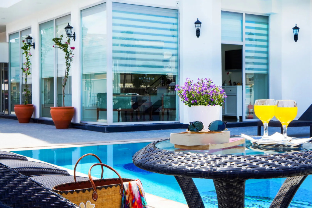 Aurasia Sea Side Hotel