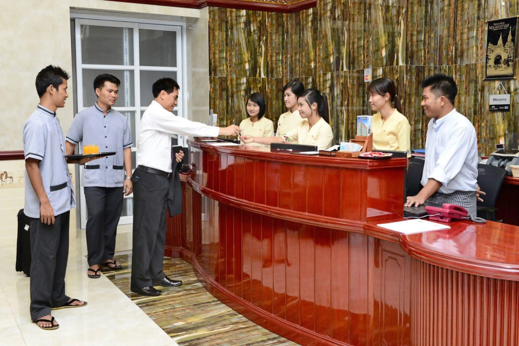 Hotel Grand United - Ahlone Branch