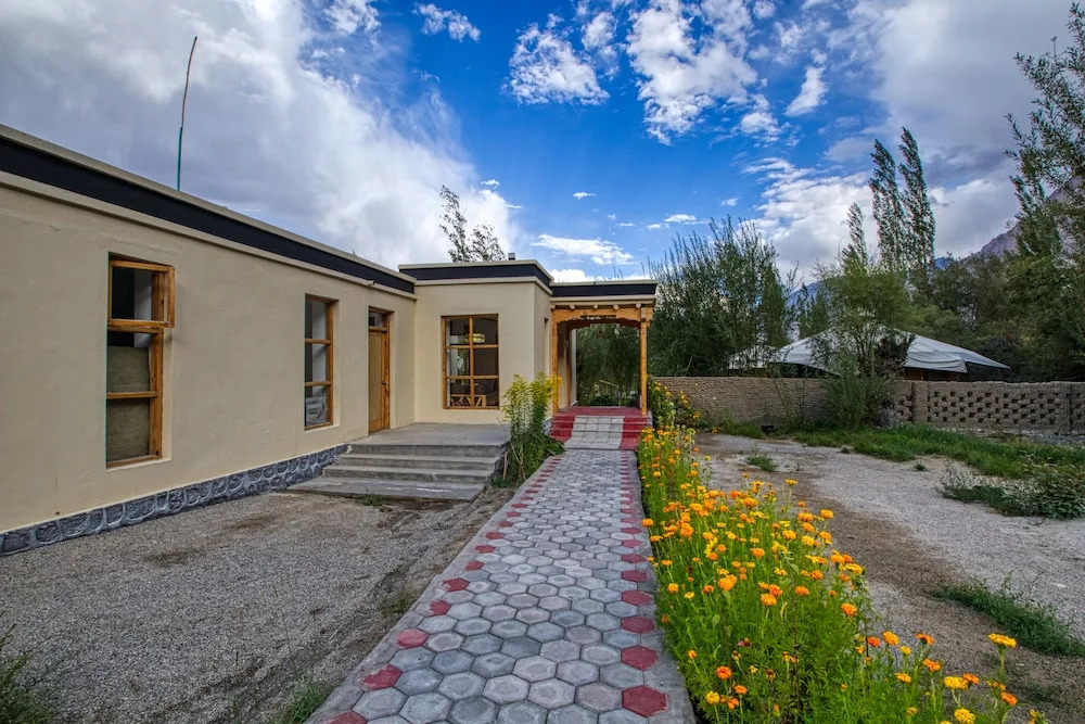 Chalet Seabuckthorn