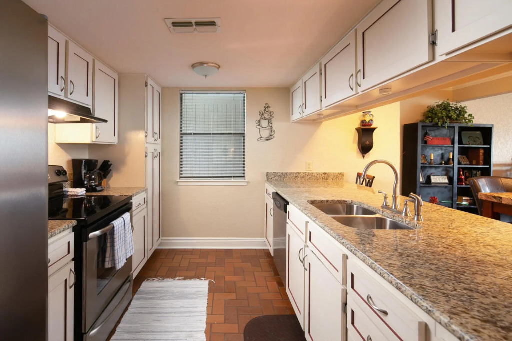 Hill Country Hideaway TBM 208