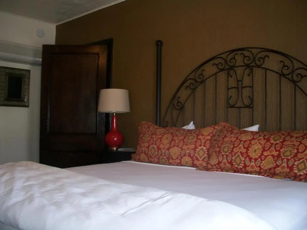 The Holland Hotel
