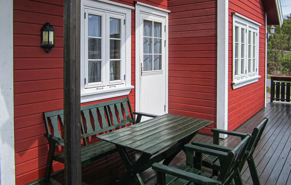 Cozy Home In Spangereid With Wifi