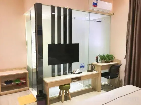 Yangchun Xinyue Hotel
