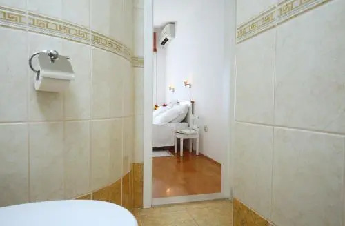 Split on the beach, 2 floors & wide terrace