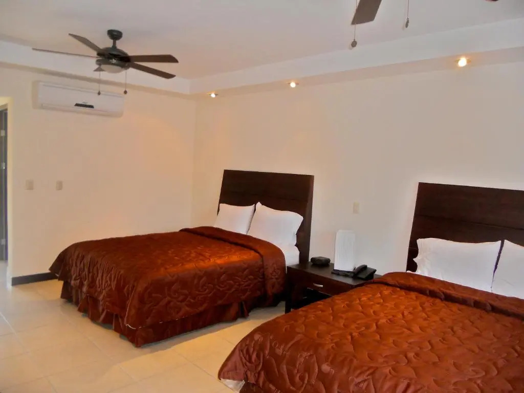 Hotel Las Espuelas, Bar & Restaurant