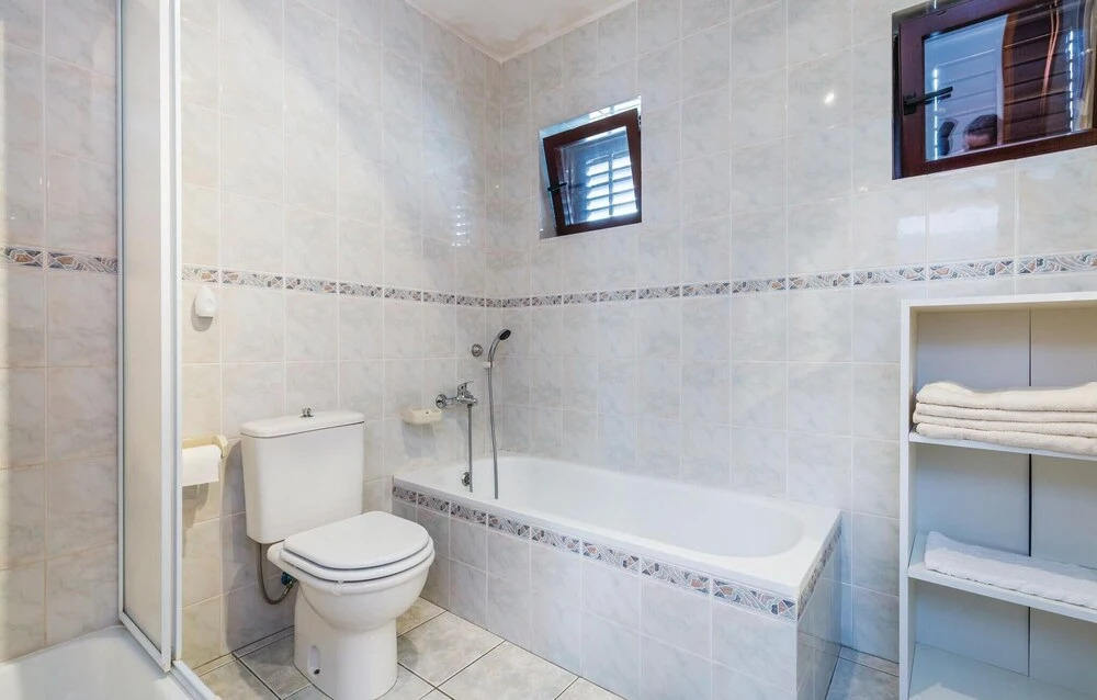 Beautiful Home in Jadranovo With Wifi and 2 Bedrooms