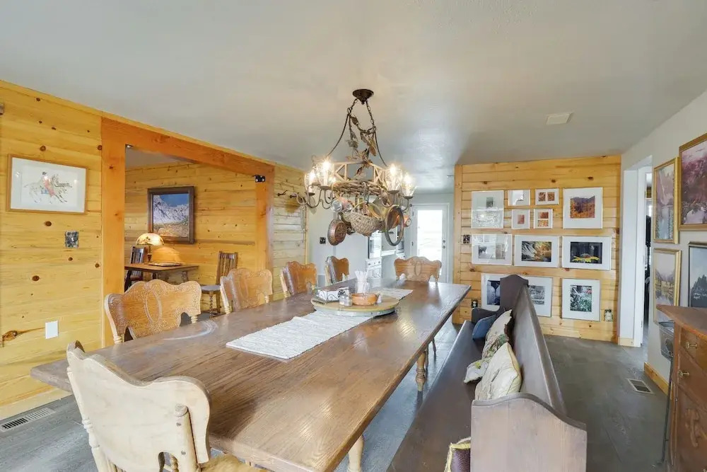 Jefferson Home w/ Mountain Views & Horse Pastures
