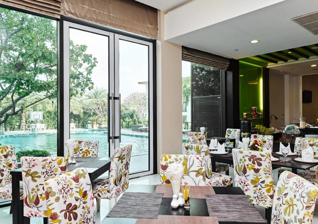 Arthitaya Green Nature Hotel & Lakkhana Poolside Resort