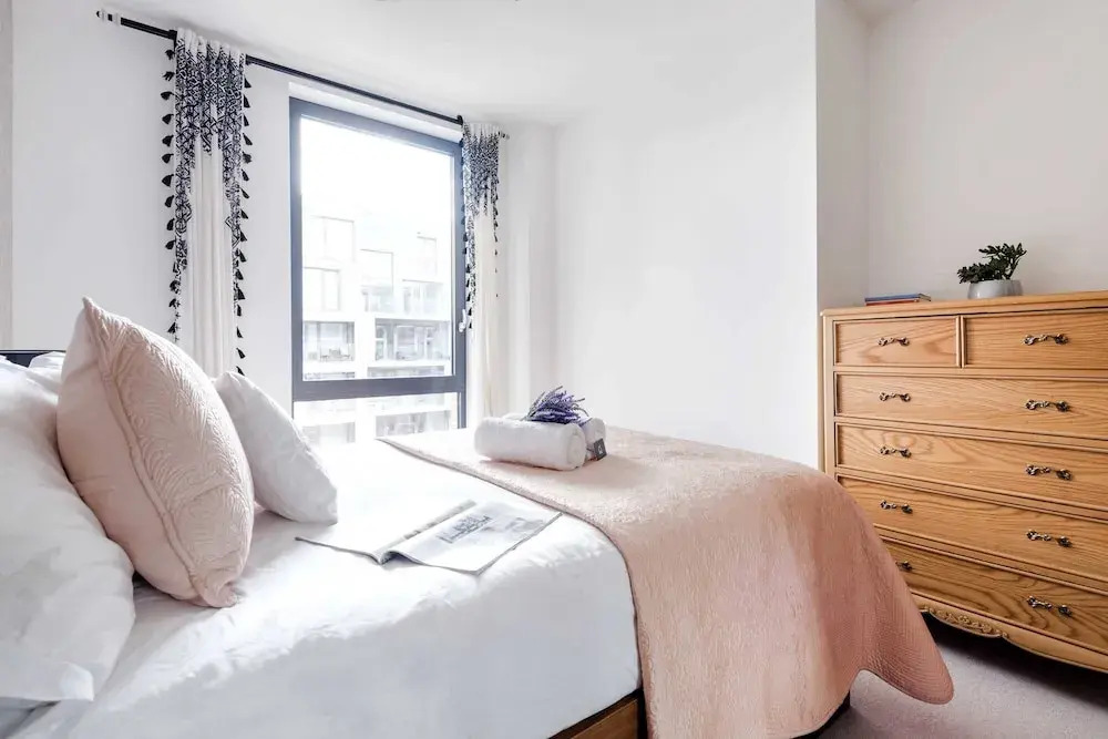 Rosy and Cosy West London Apartment