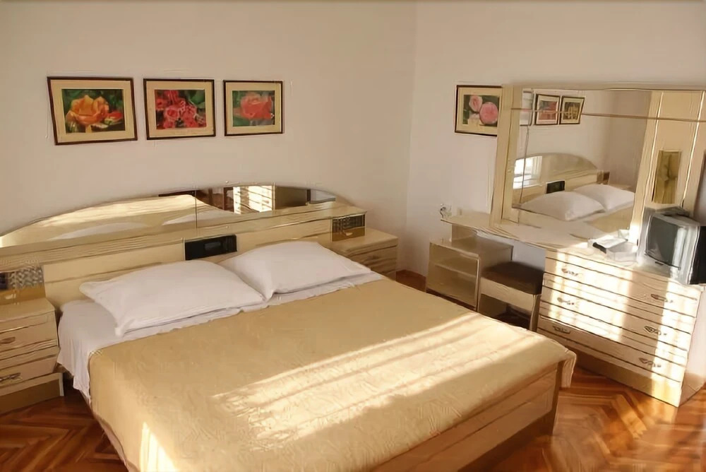 Apartments and Rooms Nada
