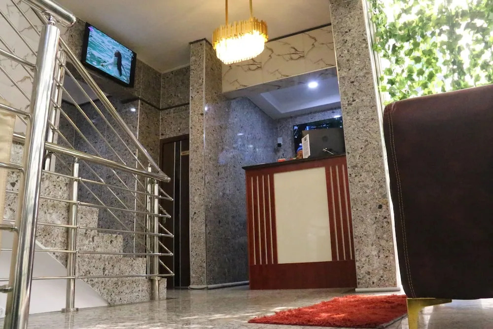 Sugarland Hotel & Suites