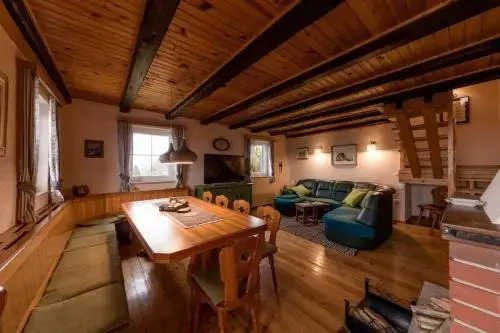 Cosy Hill Home Rucman With a Breathtaking View