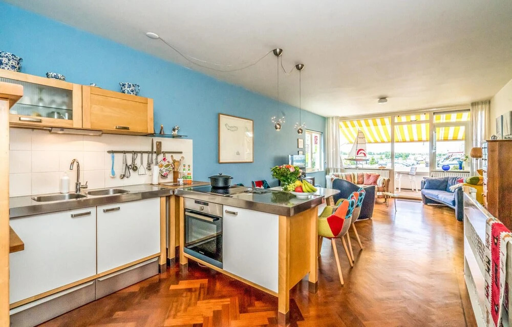 Cozy Home In Bruinisse With Wifi
