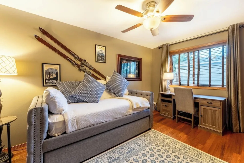 Bighorn Lodge by Summit County Mountain Retreats