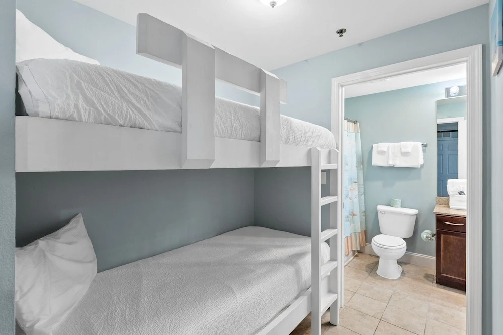 Laketown Wharf Resort by Panhandle Getaways