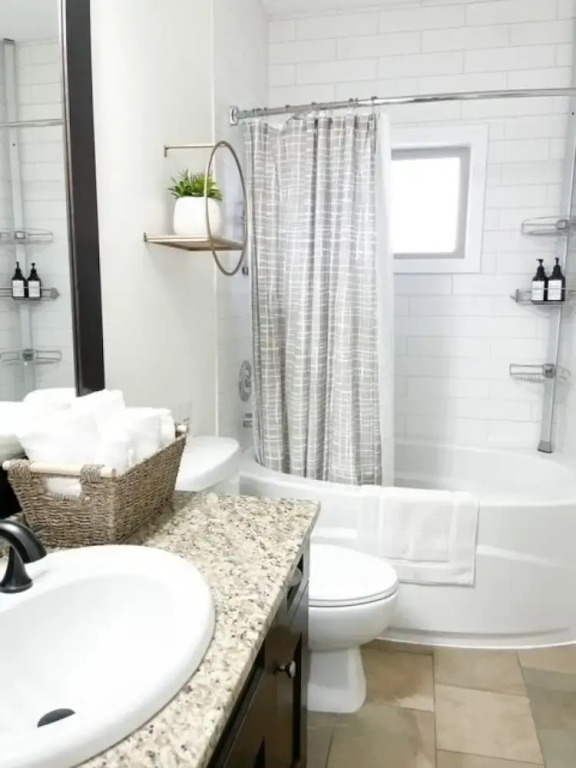 Beachfront Lakeview Condo at Barona