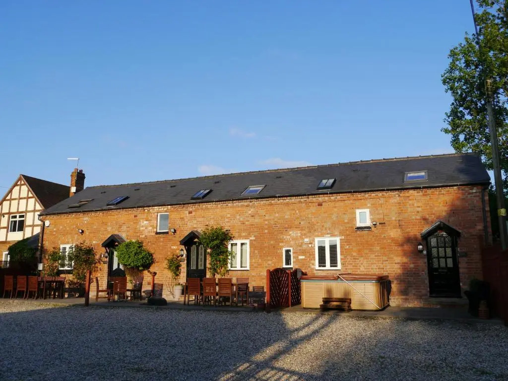 The Shakespeare Lodge - Sleeps up to 12 - 2 HOT TUBS