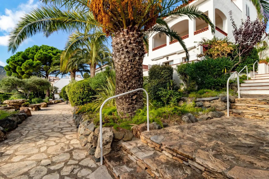 LA FARELLA LA COMA 65 apartamento con jardín y piscina comunitaria