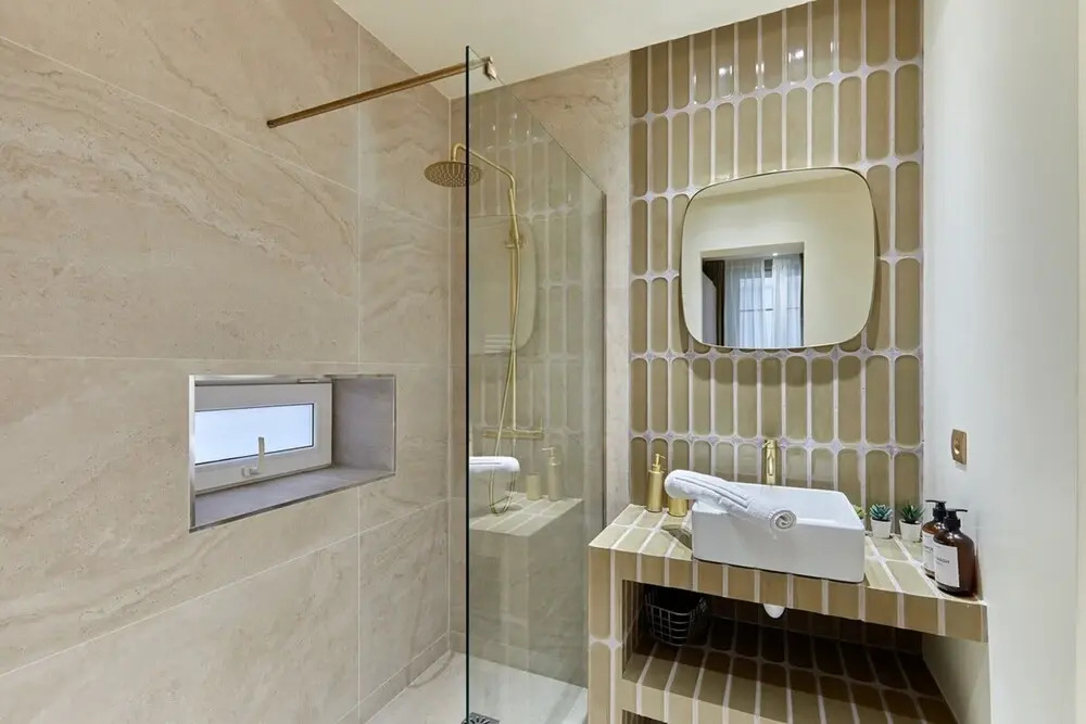 Incredible AC Apartment 3 Bedrooms Center of Paris