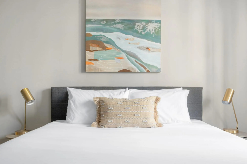 Chicago | Family Ready 2BD/2BA River North Apartments
