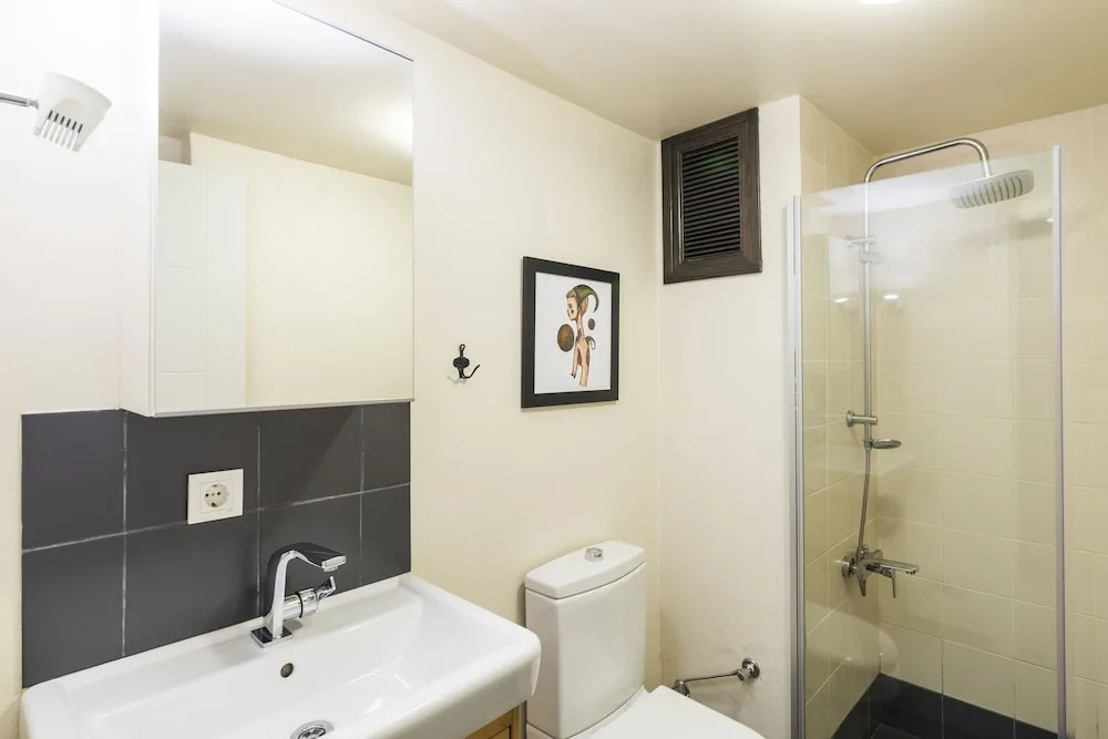 Spotless Flat in Central