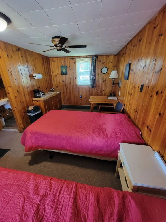 Two Rivers Motel and Cabins