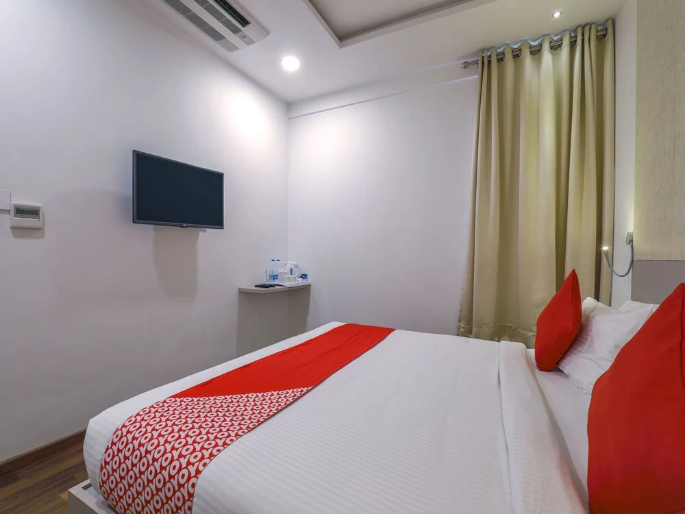 OYO 14282 Hotel Vivana
