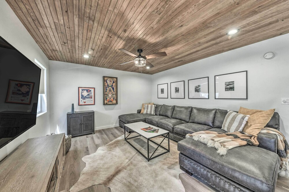 Central Ruidoso Retreat w/ Deck & Game Room!