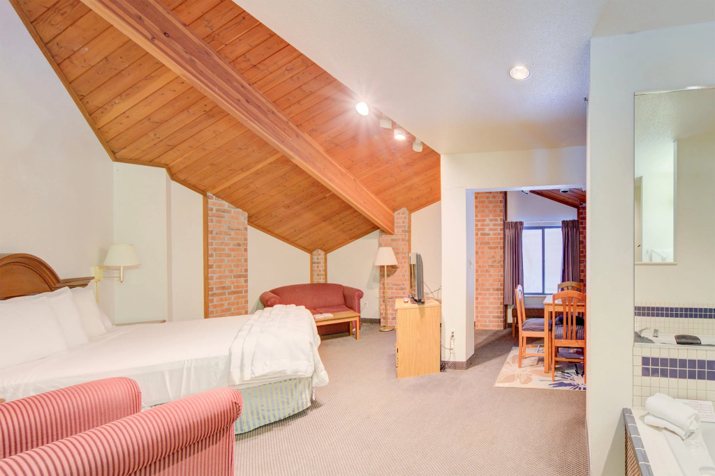 Capital O Amerihost Inn and Suites Fulton Hwy 54 MO