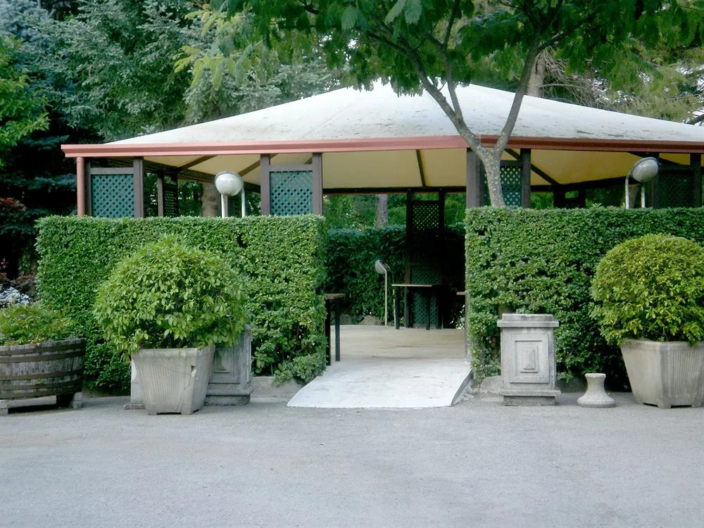 Green Park Hotel