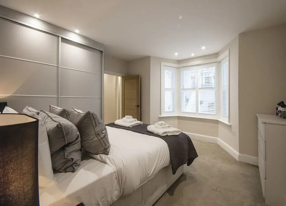 Chelsea Beautiful Two Bedroom  Apartment