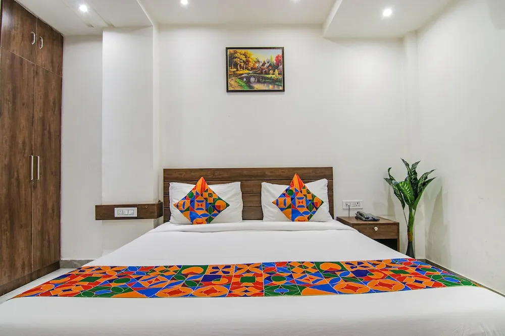FabHotel Moro Rohini Sector 4