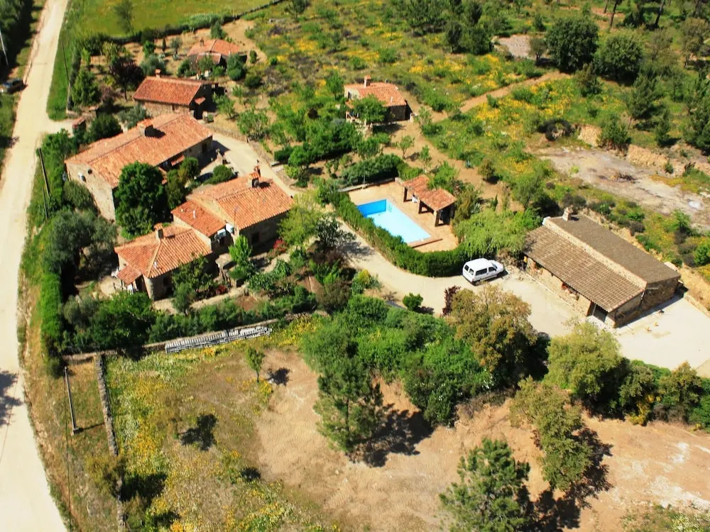 Comfy Farmhouse in Valencia de Alcántara With Pool
