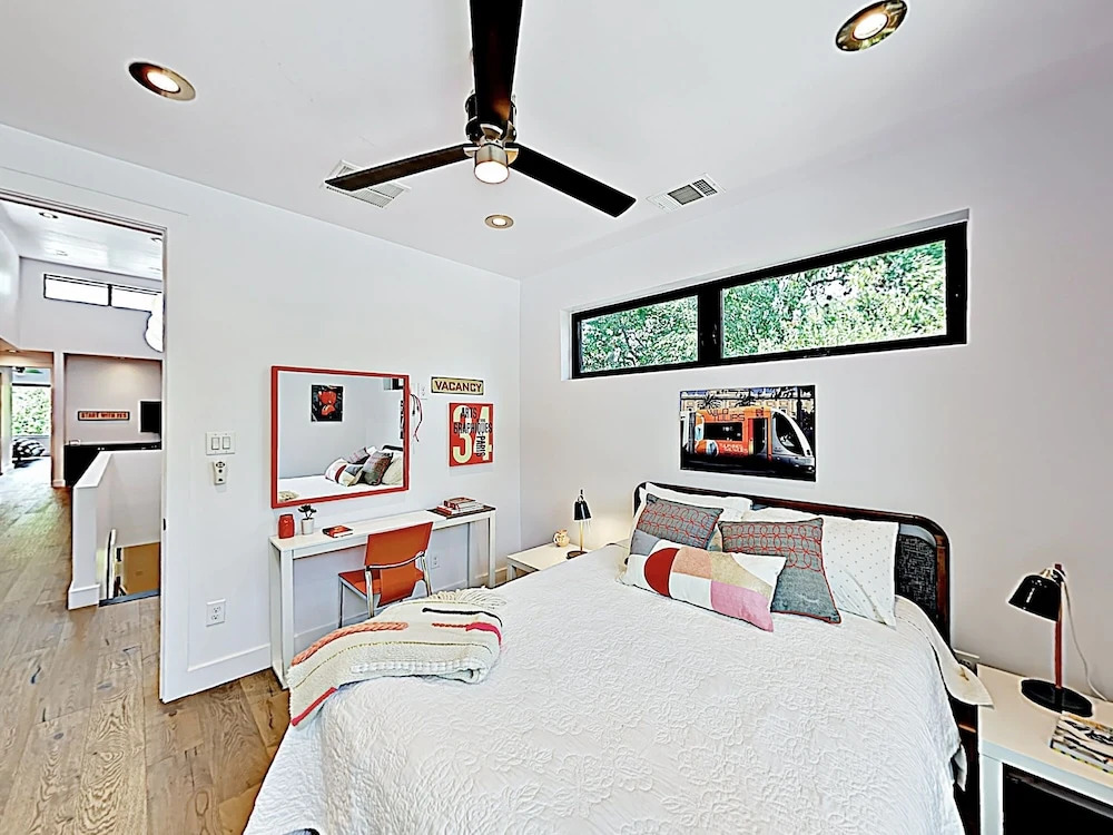 New Listing! Spacious Luxe Near Downtown 4 Bedroom Home