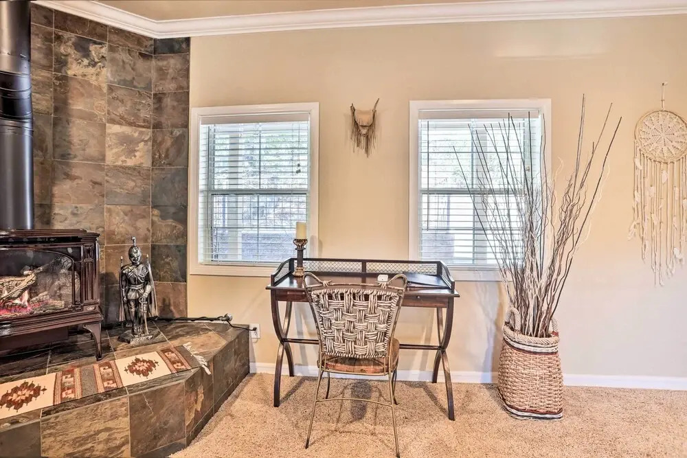 Huge Lake Arrowhead Home w/ 3 Decks & Grill!