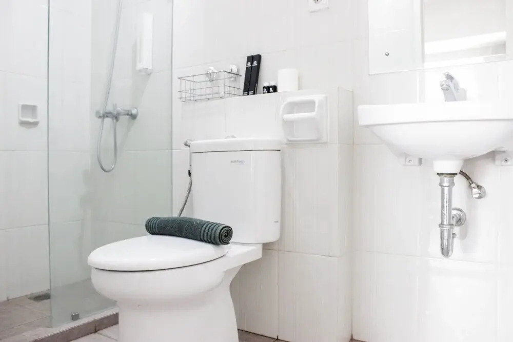 Modern & Gorgeous 2BR Apartment at Newton Residence