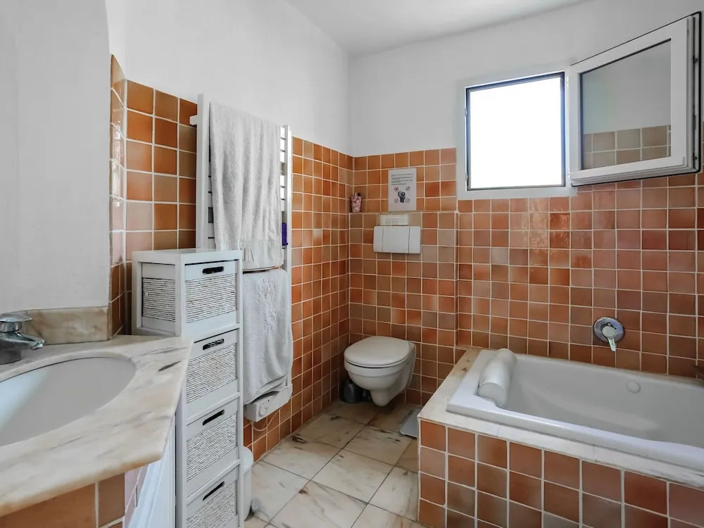 Mediterranean Home With Private Pool and Summer Kitchen, 800m From the Beach