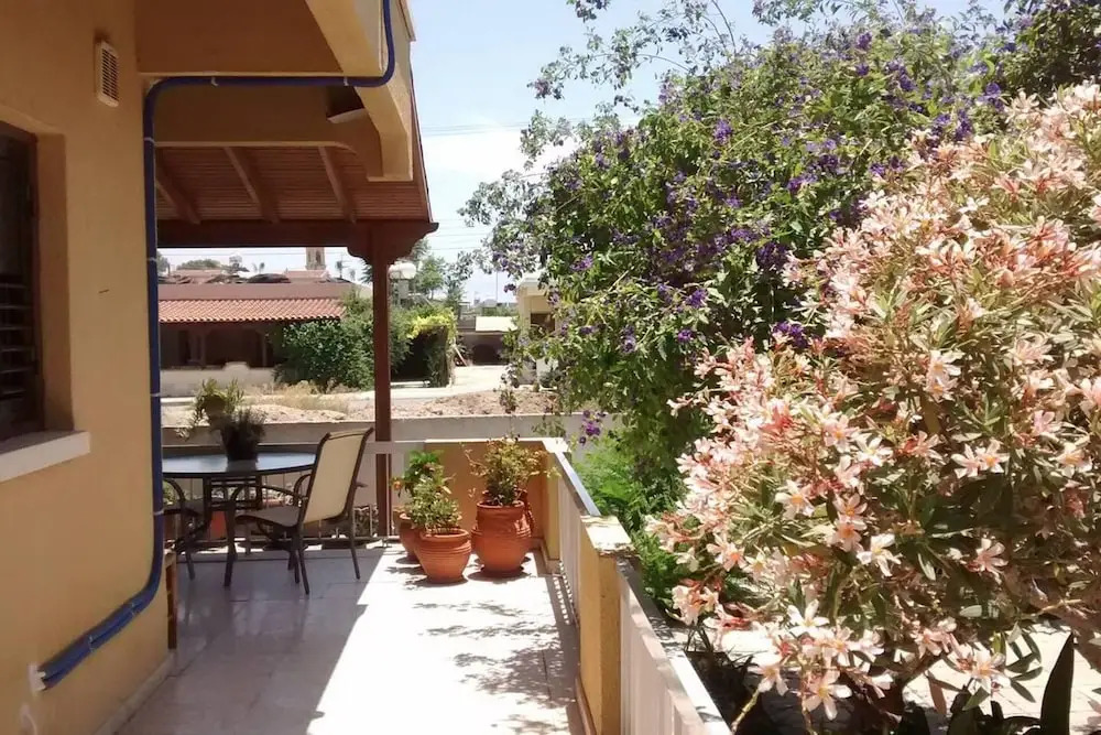 Immaculate 4-bed Apartment in Larnaca