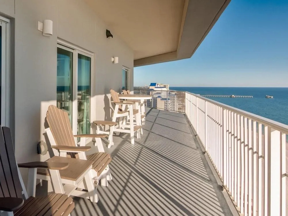 Penthouse with panoramic view of Gulf Shores
