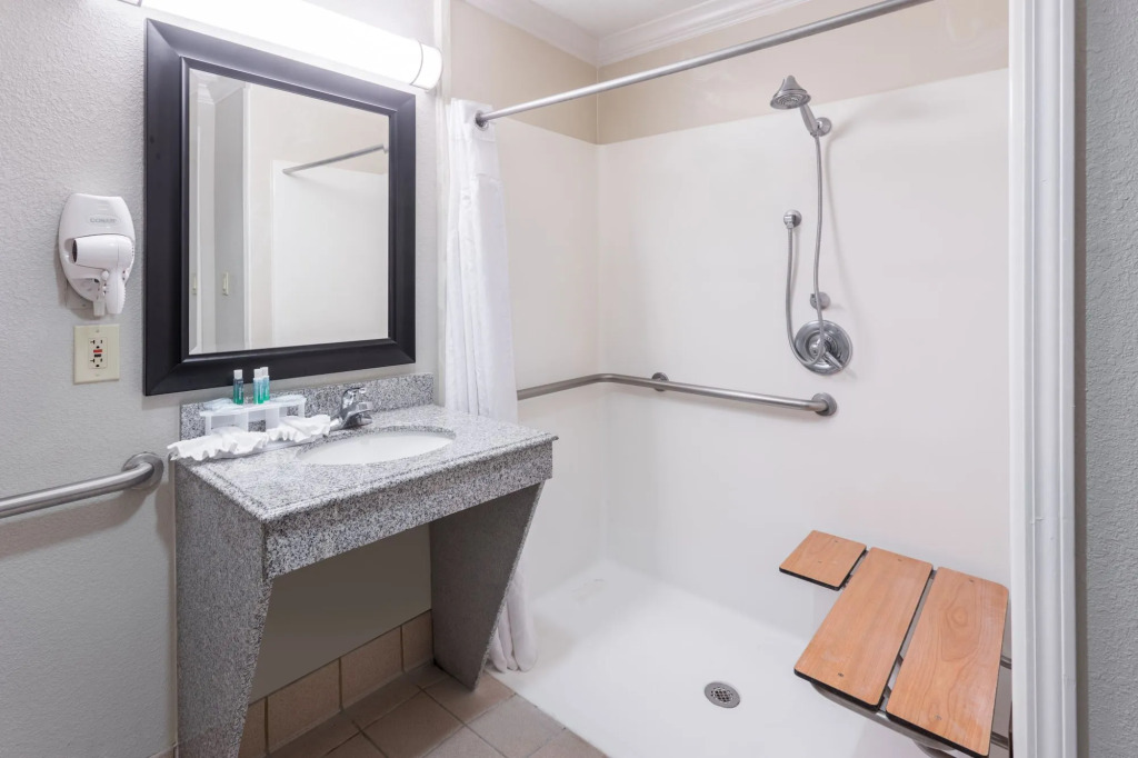 Holiday Inn Express Hotel and Suites Lake Charles by IHG