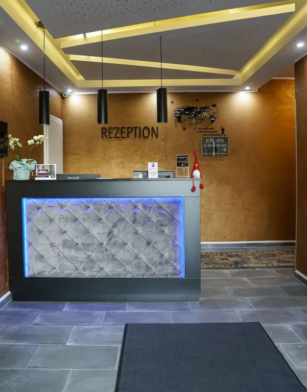 Boardinghouse City Home - Living