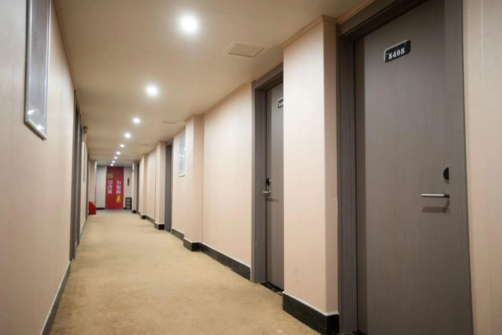 Elan Inn Xinyang Railway Station