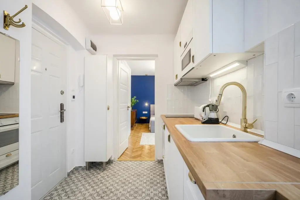 BpR UNIQUE Studio Home with A/C